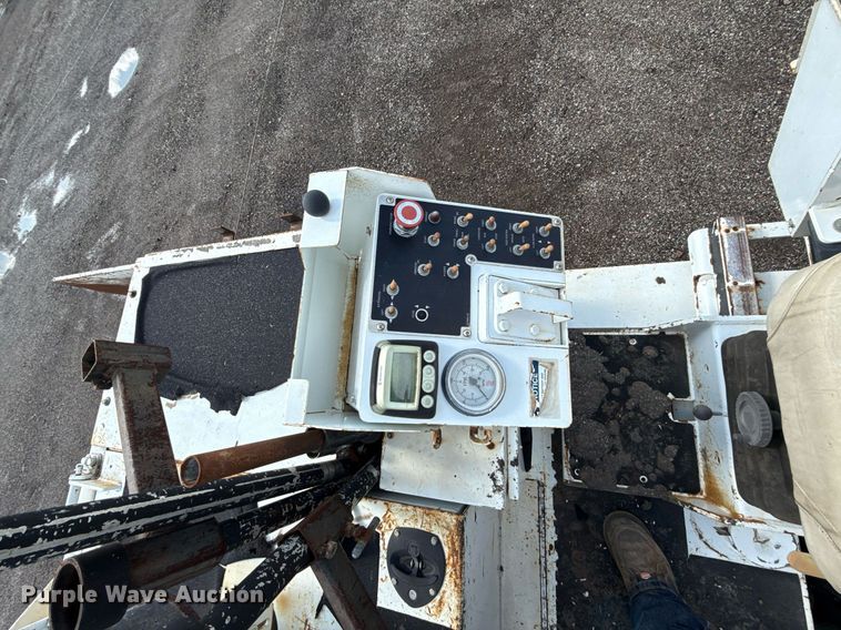 image for item DR2824 2013 Roadtec RP-175 paver