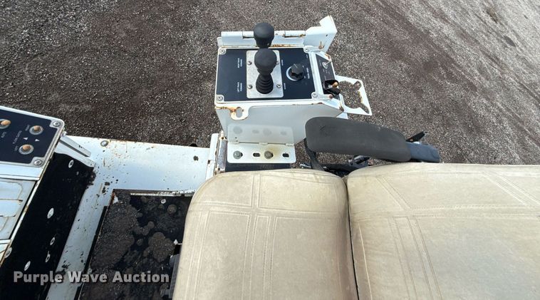 image for item DR2824 2013 Roadtec RP-175 paver