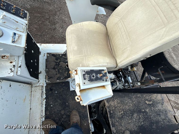 image for item DR2824 2013 Roadtec RP-175 paver