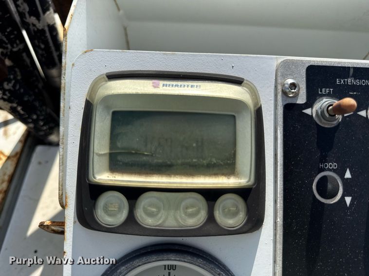 image for item DR2824 2013 Roadtec RP-175 paver