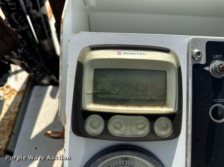 image for item DR2824 2013 Roadtec RP-175 paver