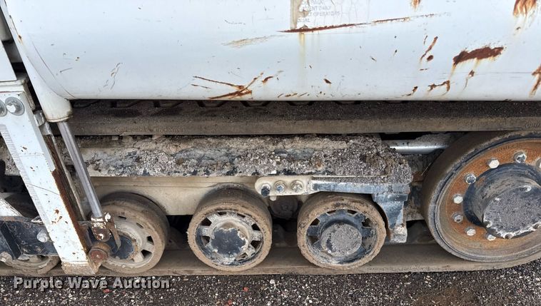 image for item DR2824 2013 Roadtec RP-175 paver