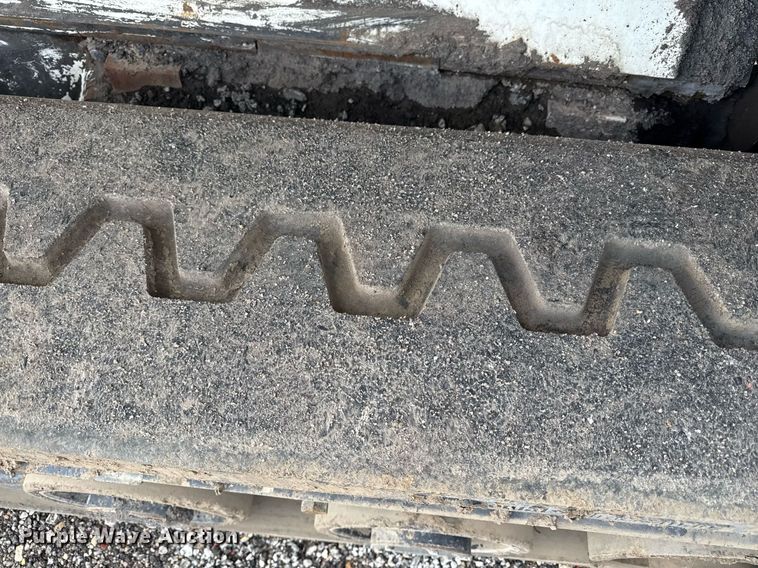 image for item DR2824 2013 Roadtec RP-175 paver