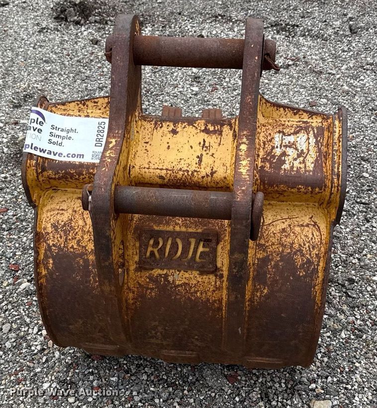 image for item DR2825 (3) Case buckets