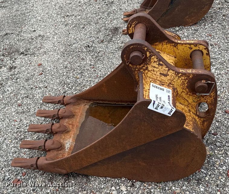 image for item DR2825 (3) Case buckets