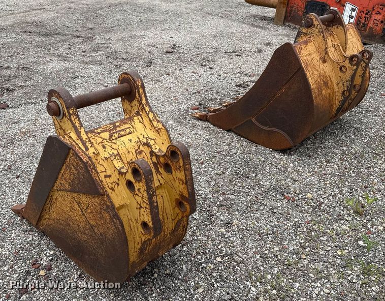 image for item DR2825 (3) Case buckets