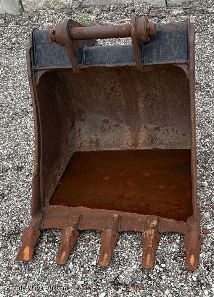 image for item DR2826 (3) Caterpillar buckets