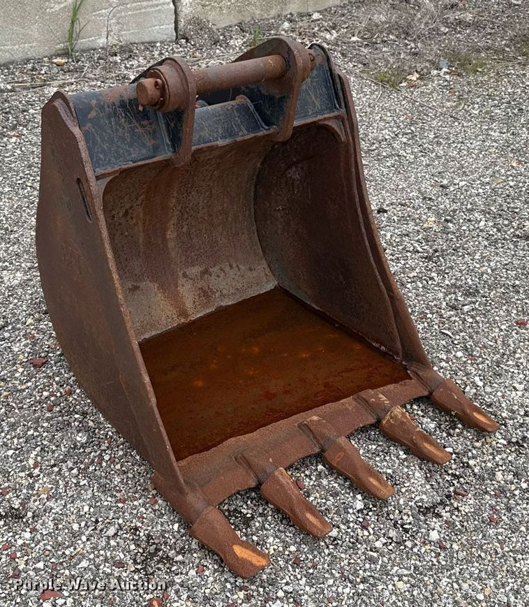 image for item DR2826 (3) Caterpillar buckets