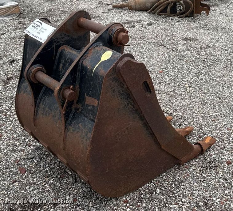 image for item DR2826 (3) Caterpillar buckets