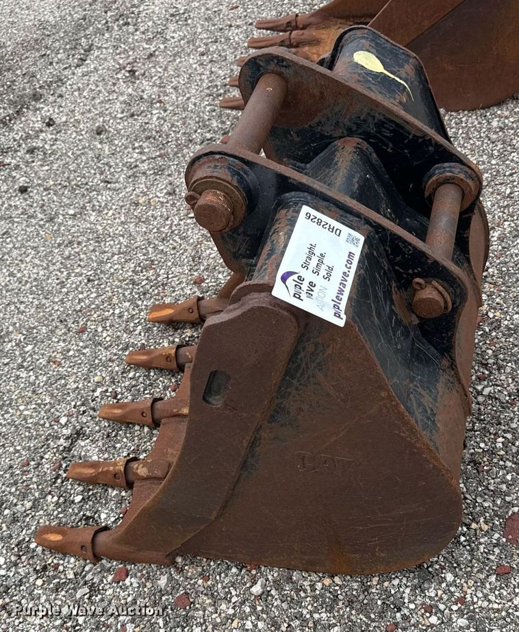 image for item DR2826 (3) Caterpillar buckets