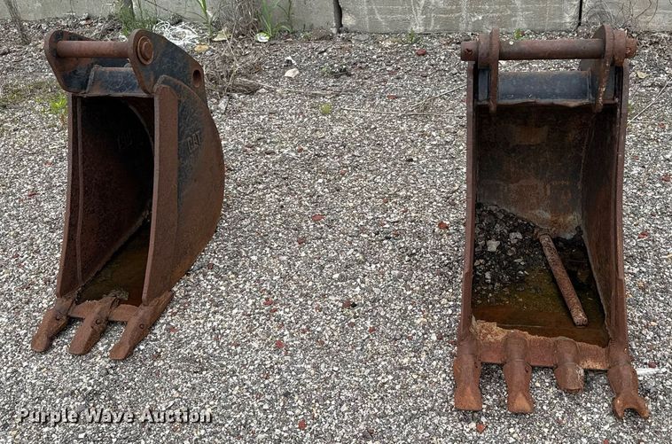 image for item DR2826 (3) Caterpillar buckets