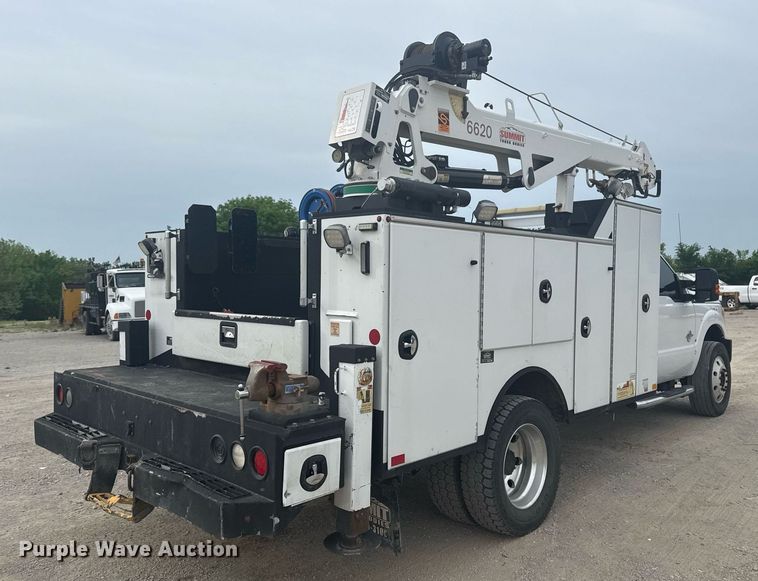 image for item DS3693 2015 Ford F550 utility / service truck