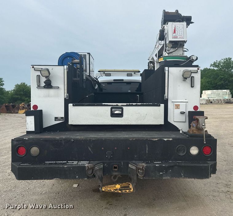 image for item DS3693 2015 Ford F550 utility / service truck