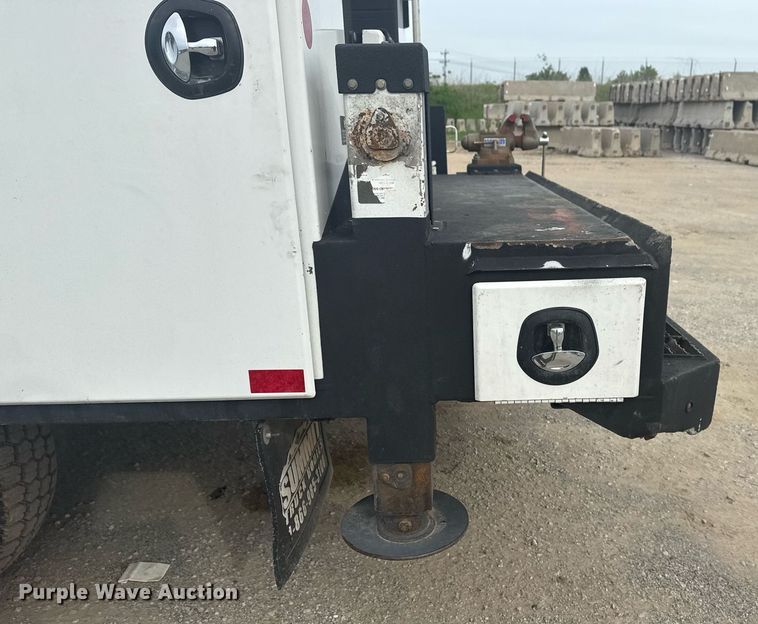 image for item DS3693 2015 Ford F550 utility / service truck