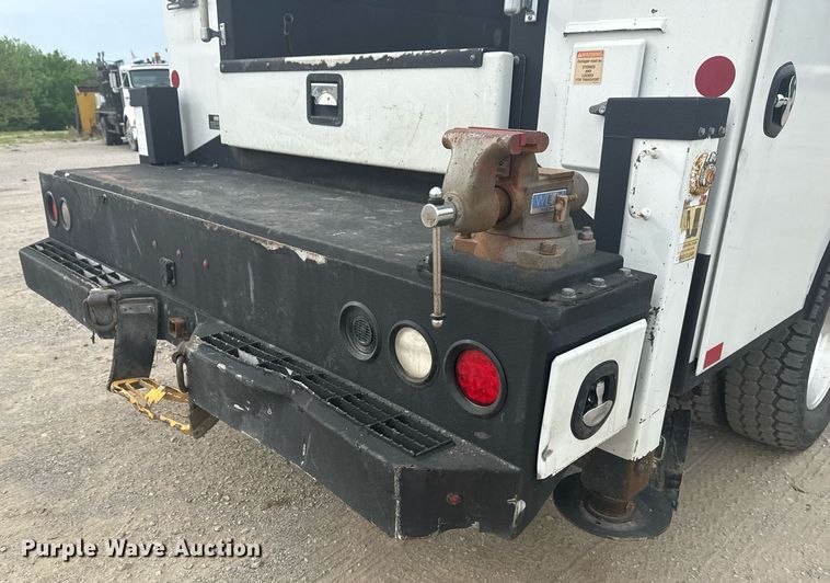 image for item DS3693 2015 Ford F550 utility / service truck