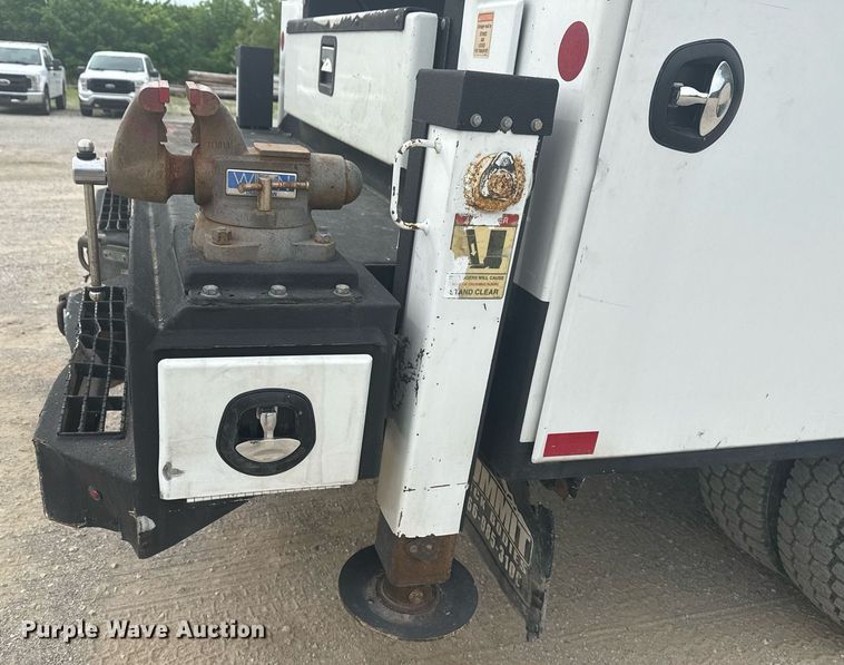 image for item DS3693 2015 Ford F550 utility / service truck