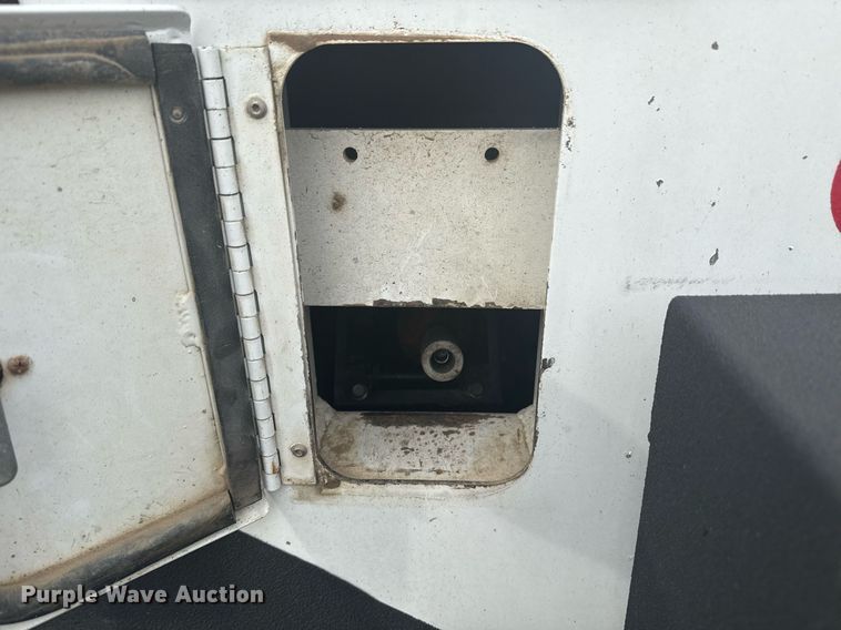 image for item DS3693 2015 Ford F550 utility / service truck