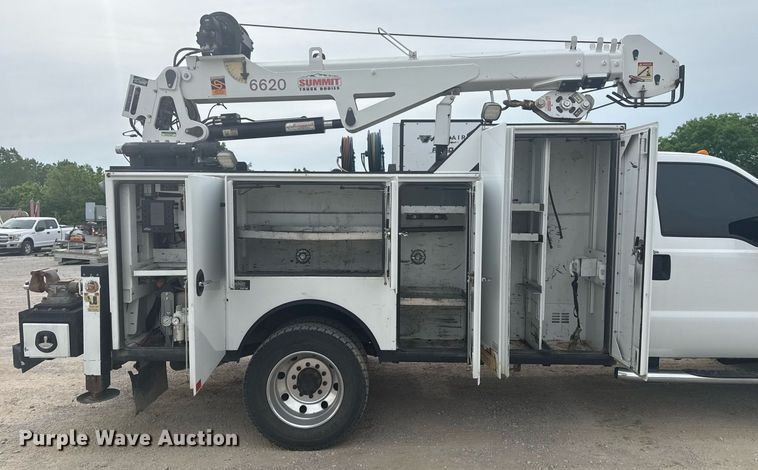 image for item DS3693 2015 Ford F550 utility / service truck