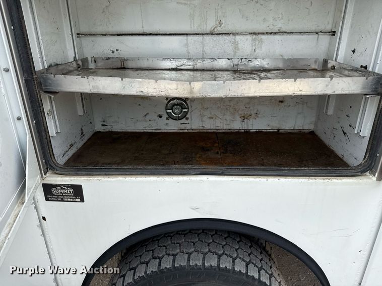 image for item DS3693 2015 Ford F550 utility / service truck