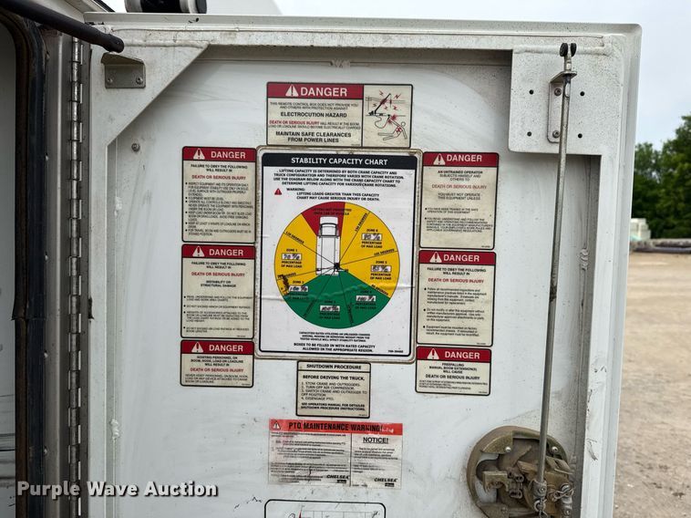 image for item DS3693 2015 Ford F550 utility / service truck