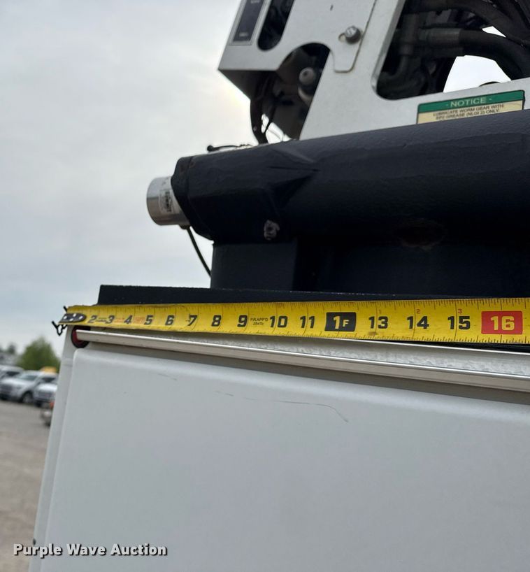 image for item DS3693 2015 Ford F550 utility / service truck