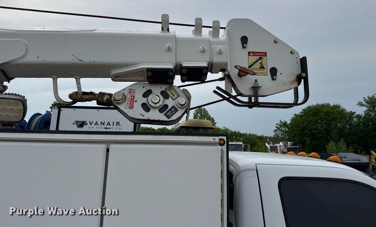 image for item DS3693 2015 Ford F550 utility / service truck