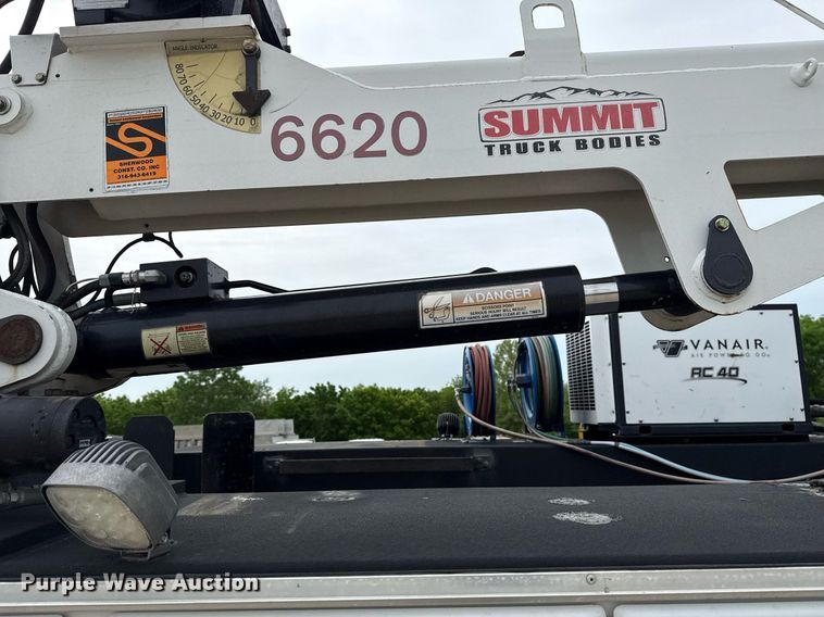 image for item DS3693 2015 Ford F550 utility / service truck