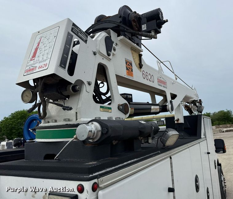 image for item DS3693 2015 Ford F550 utility / service truck