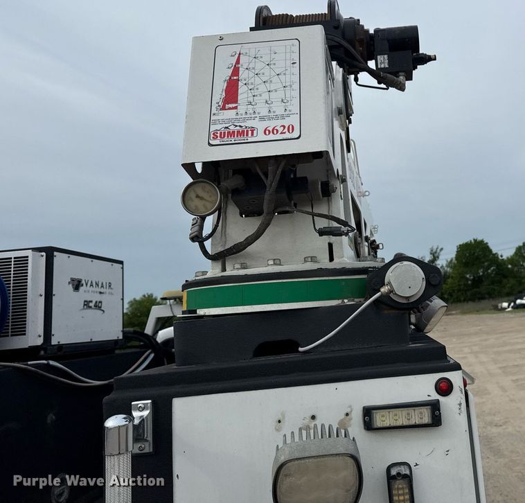 image for item DS3693 2015 Ford F550 utility / service truck