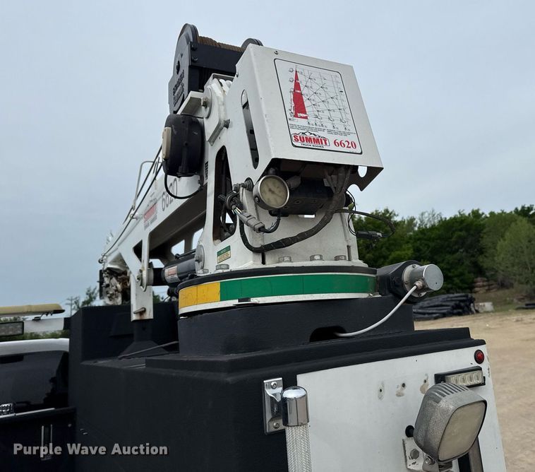 image for item DS3693 2015 Ford F550 utility / service truck