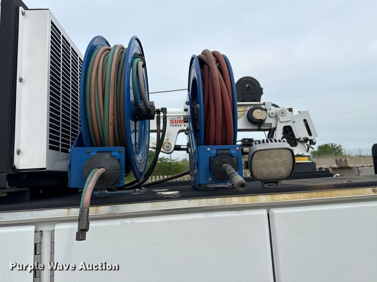 image for item DS3693 2015 Ford F550 utility / service truck