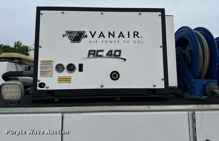 image for item DS3693 2015 Ford F550 utility / service truck