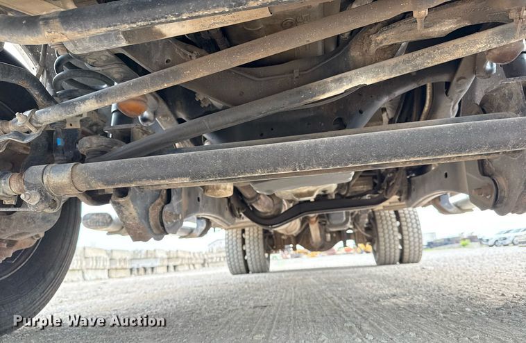 image for item DS3693 2015 Ford F550 utility / service truck