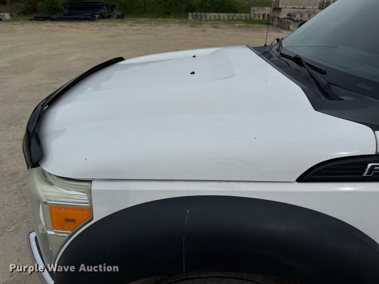 image for item DS3693 2015 Ford F550 utility / service truck