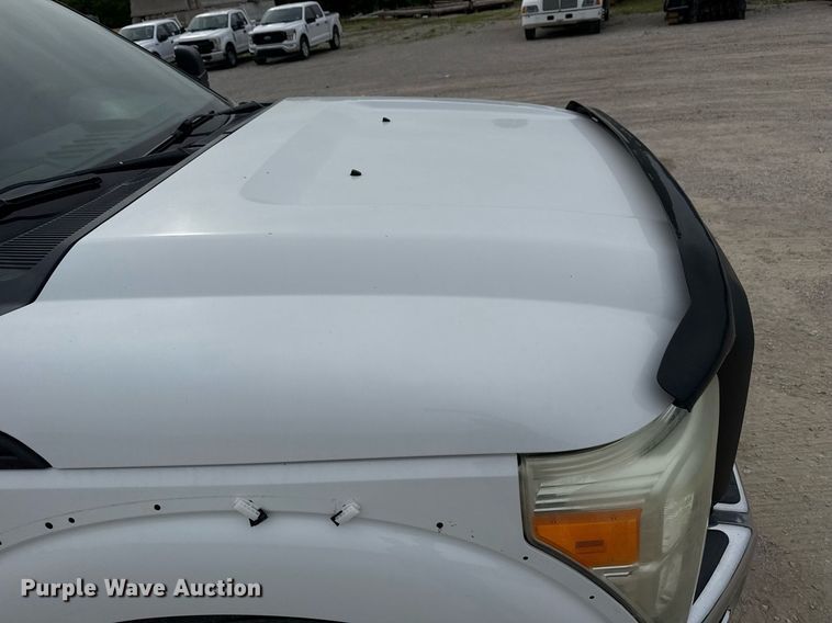 image for item DS3693 2015 Ford F550 utility / service truck