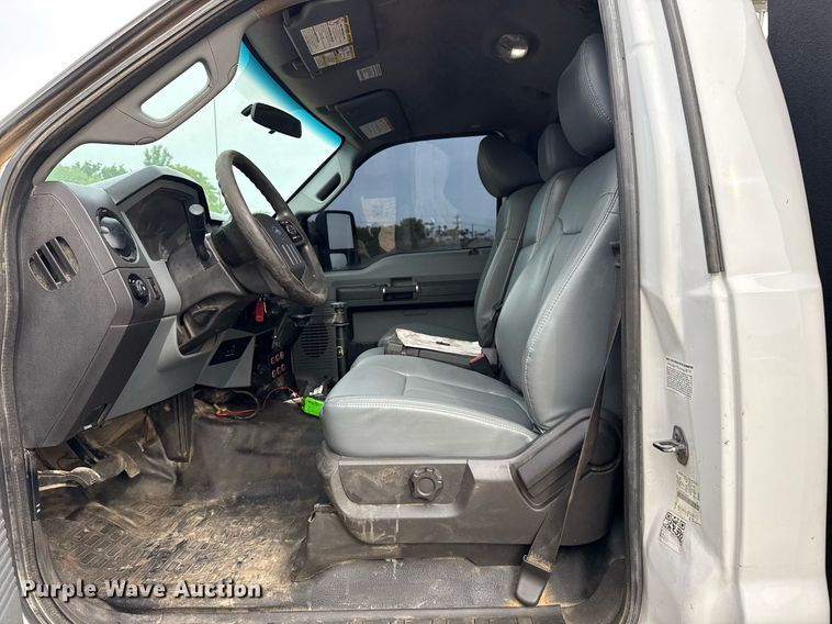 image for item DS3693 2015 Ford F550 utility / service truck