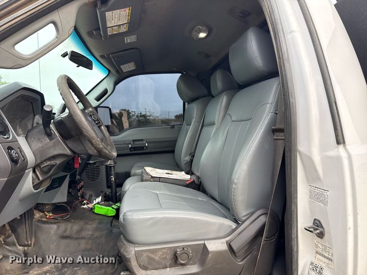 image for item DS3693 2015 Ford F550 utility / service truck