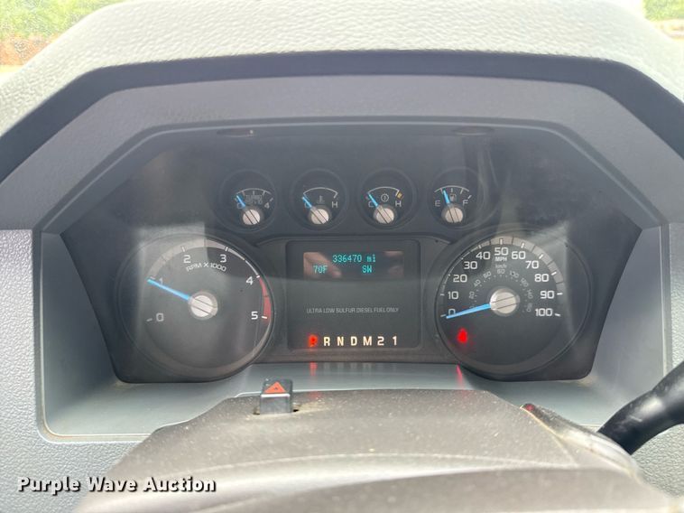 image for item DS3693 2015 Ford F550 utility / service truck