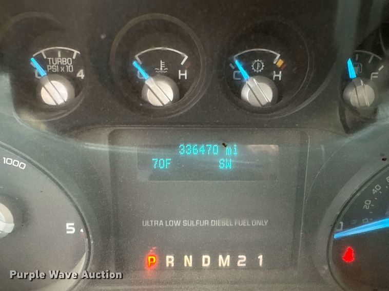 image for item DS3693 2015 Ford F550 utility / service truck