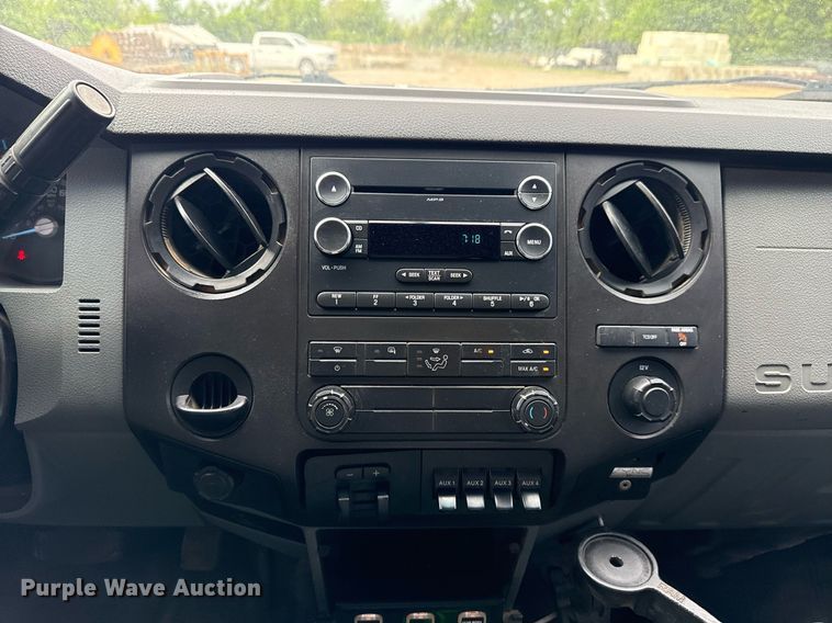 image for item DS3693 2015 Ford F550 utility / service truck