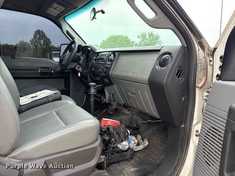 image for item DS3693 2015 Ford F550 utility / service truck