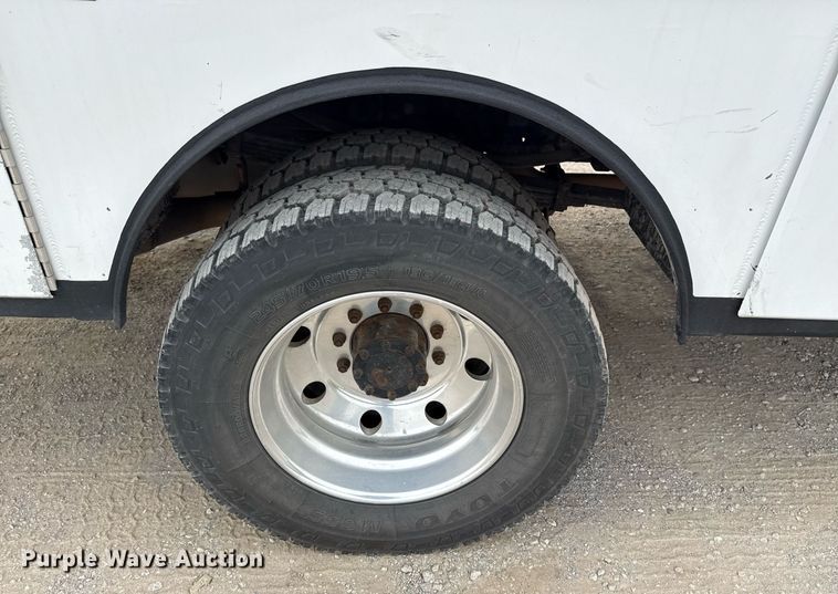 image for item DS3693 2015 Ford F550 utility / service truck