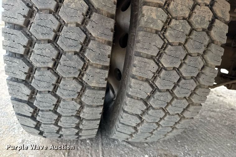 image for item DS3693 2015 Ford F550 utility / service truck