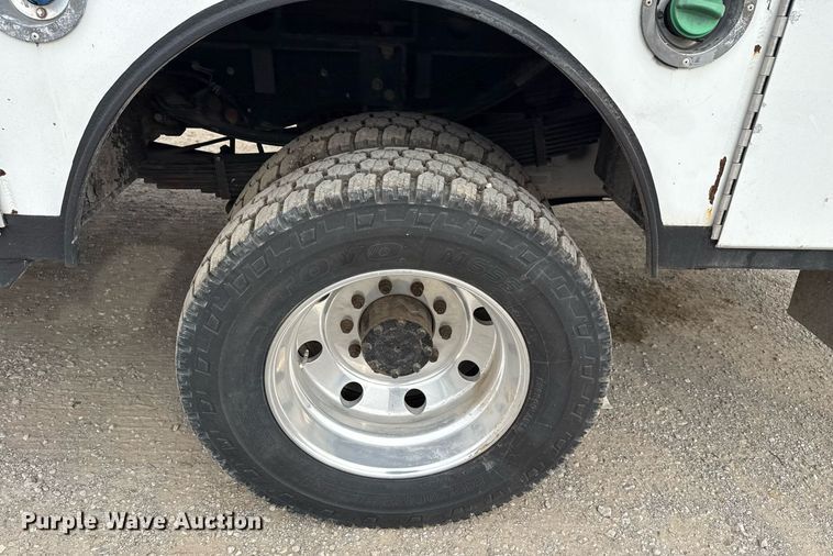 image for item DS3693 2015 Ford F550 utility / service truck