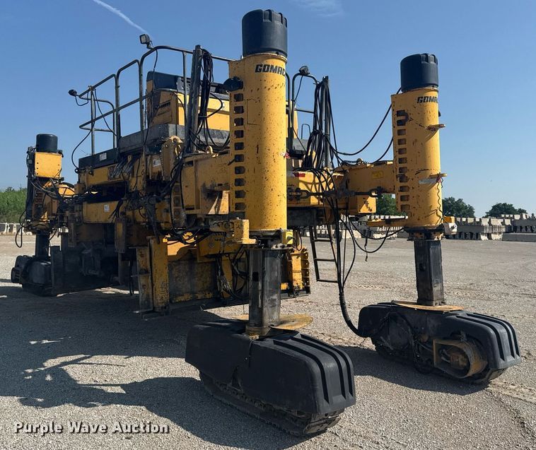 image for item DS3748 2002 Gomaco Commander III paver