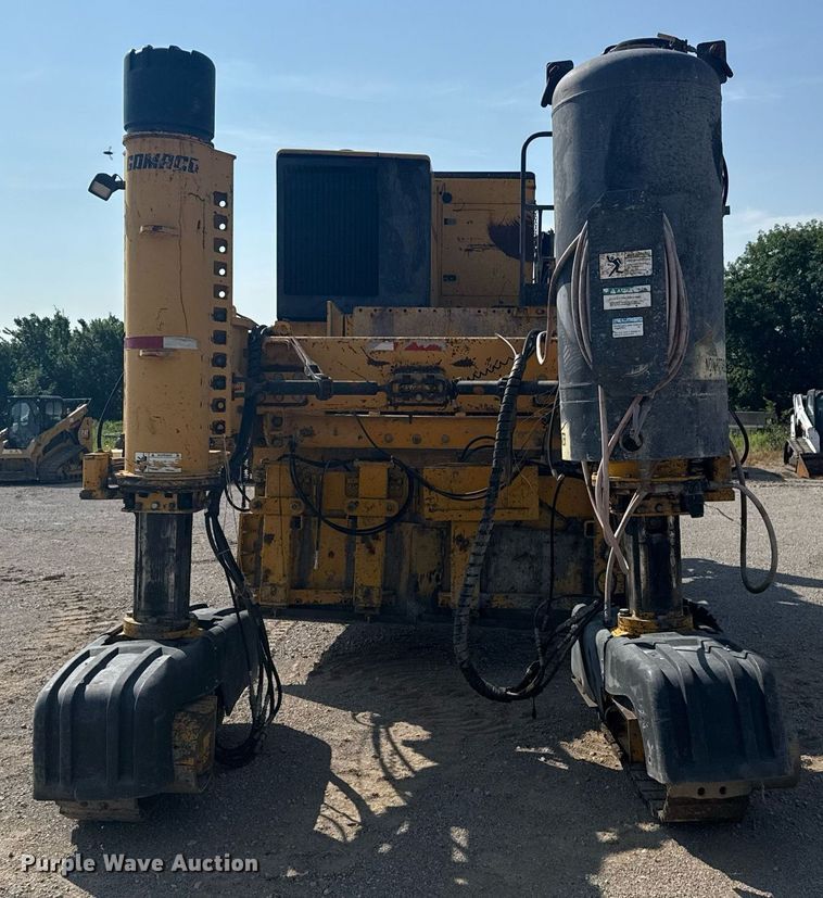 image for item DS3748 2002 Gomaco Commander III paver