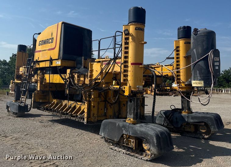 image for item DS3748 2002 Gomaco Commander III paver