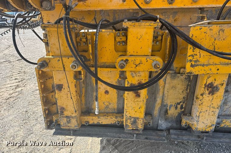 image for item DS3748 2002 Gomaco Commander III paver