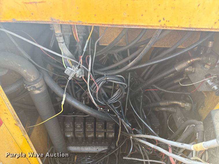 image for item DS3748 2002 Gomaco Commander III paver