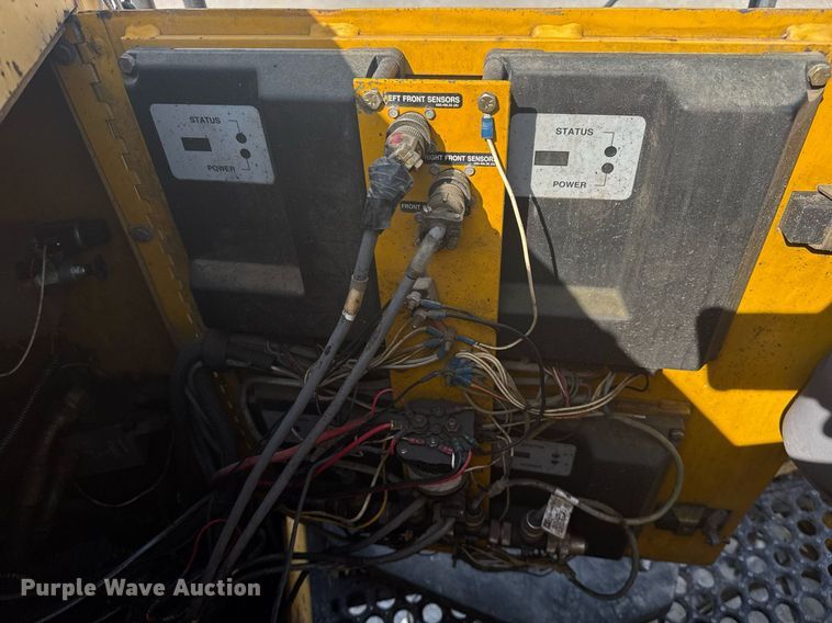 image for item DS3748 2002 Gomaco Commander III paver